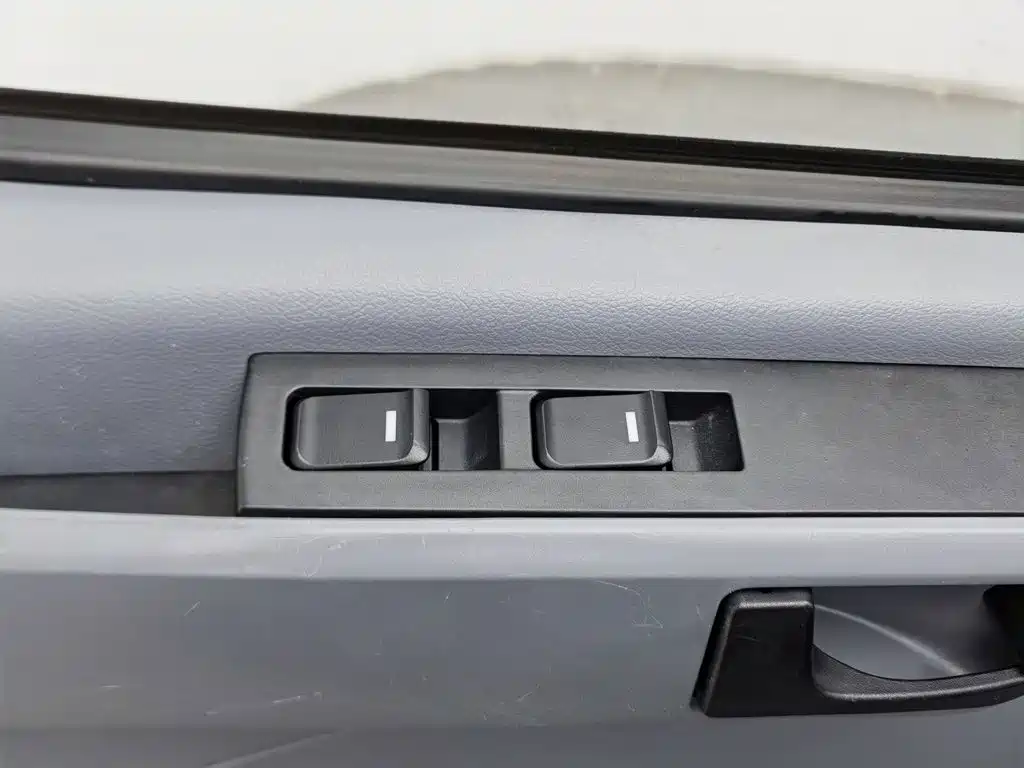MAXUS V80 — миниатюра 9
