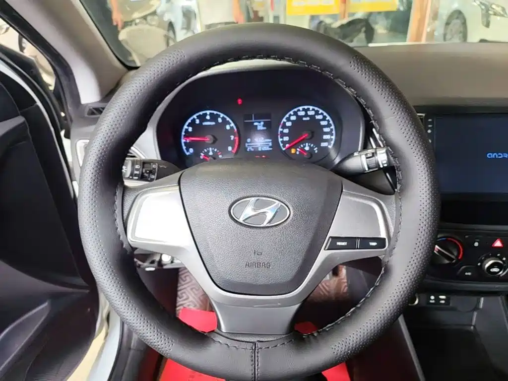 Hyundai Verna — миниатюра 11