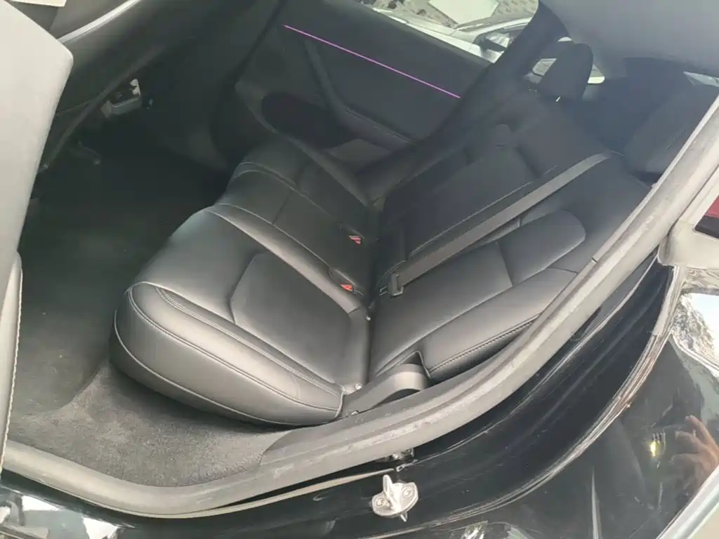 Tesla Model Y — миниатюра 17