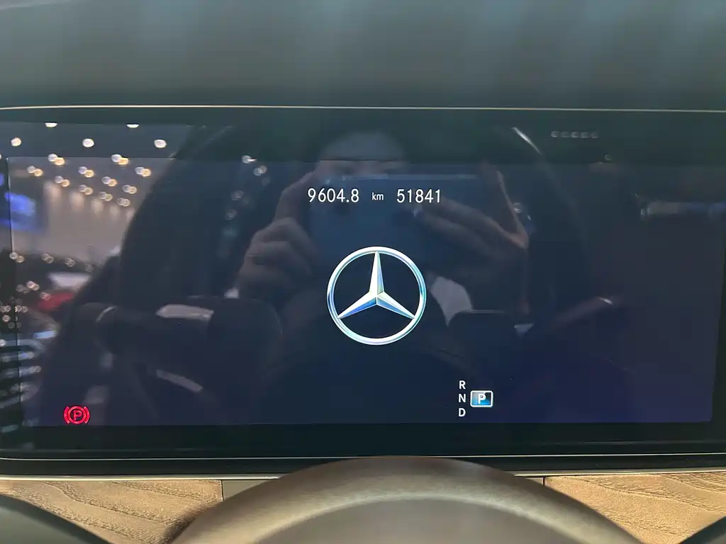 Mercedes-Benz E-Class — миниатюра 6