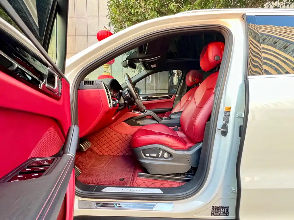 Porsche Cayenne — миниатюра 13