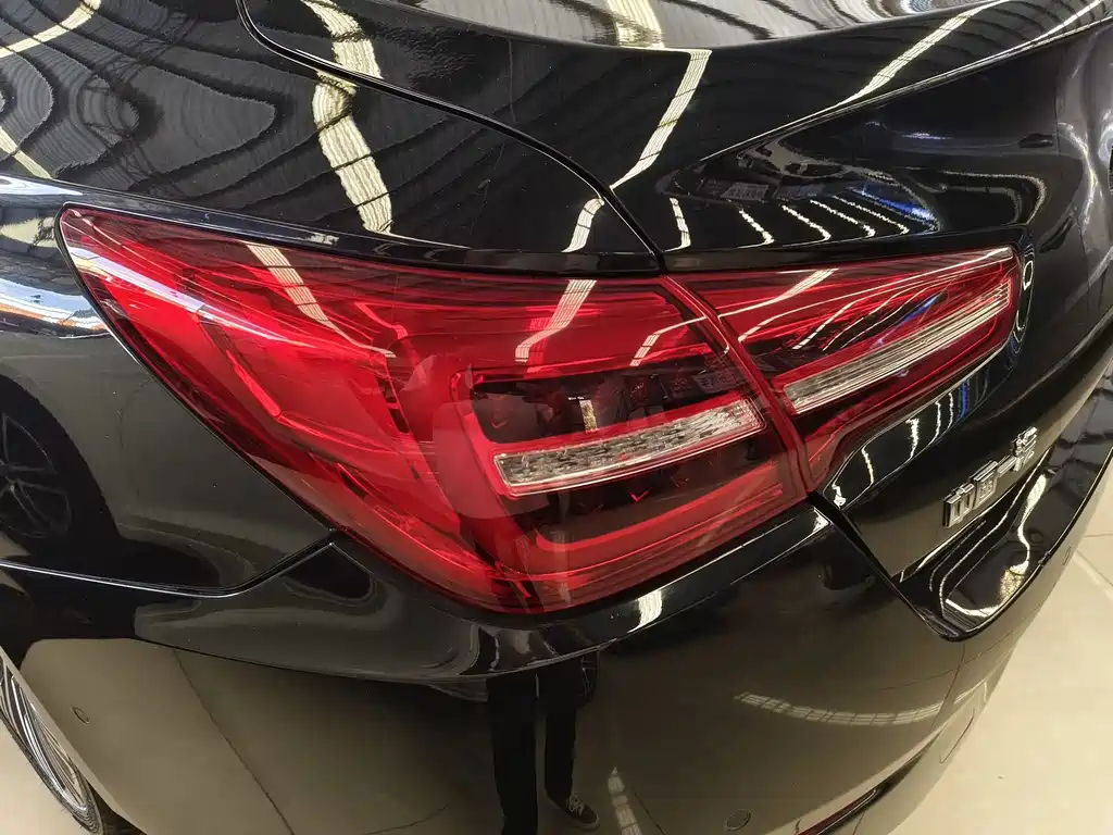 Hongqi Hongqi H5 — миниатюра 13