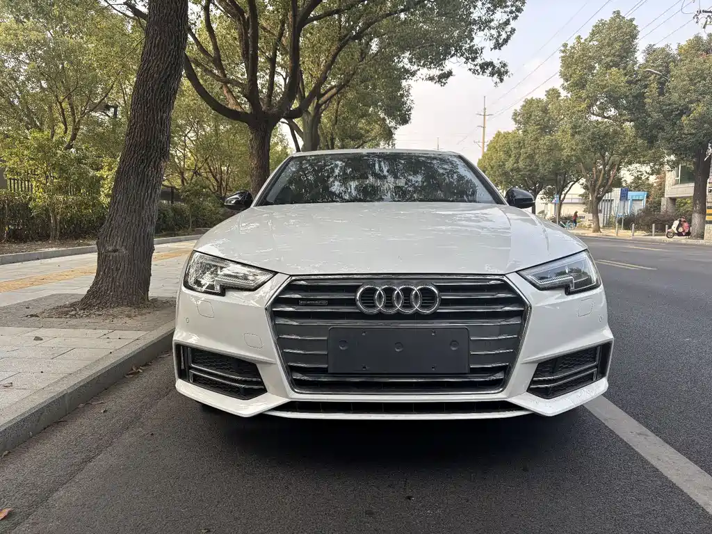 Audi A4L 2018 30 45 TFSI quattro Sport