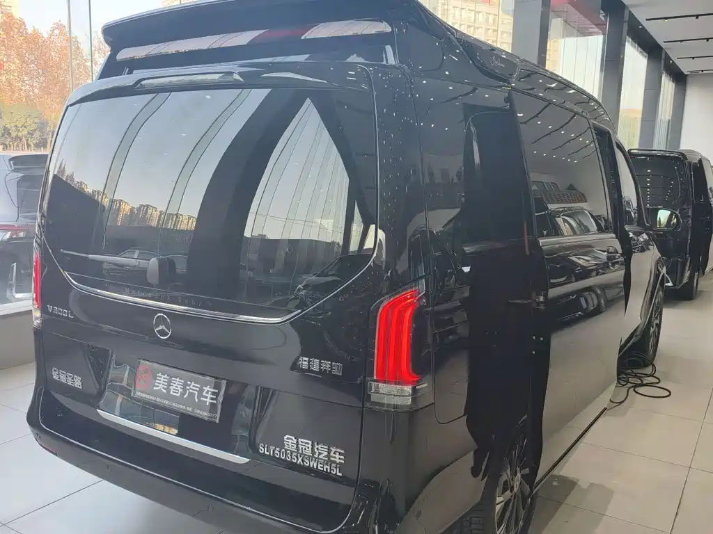 MERCEDES-BENZ V CLASS