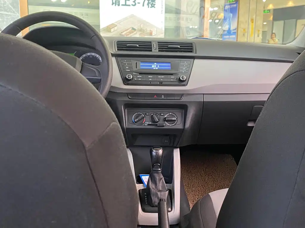 Skoda Fabia — миниатюра 9