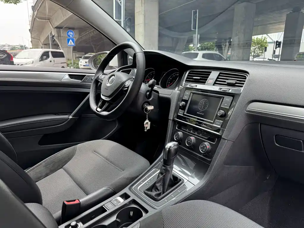 Volkswagen Golf — миниатюра 16