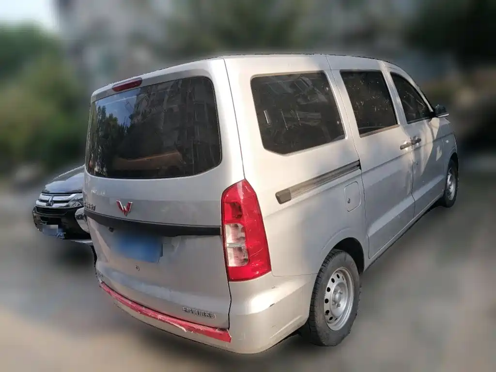 Wuling Hongguang V — миниатюра 4