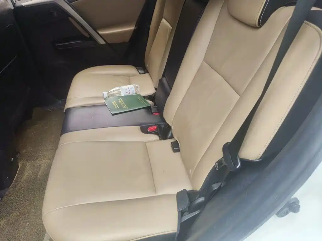 Toyota RAV4 — миниатюра 15