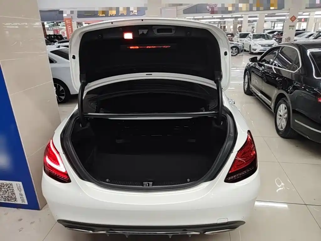 Mercedes-Benz C-Class — миниатюра 19