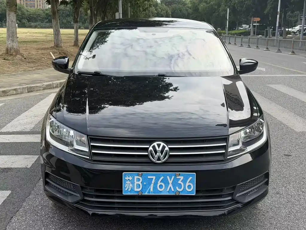 Volkswagen Santana — миниатюра 2