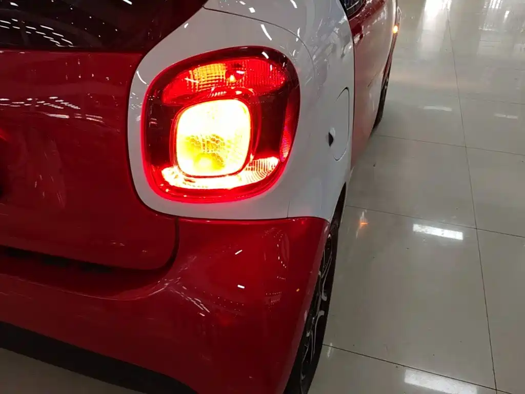 smart Smart Fortwo — миниатюра 8