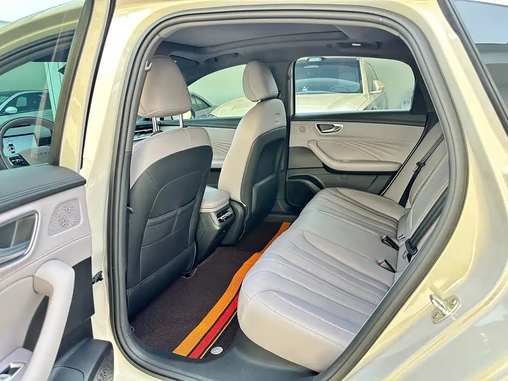 Roewe M7 DMH — миниатюра 4