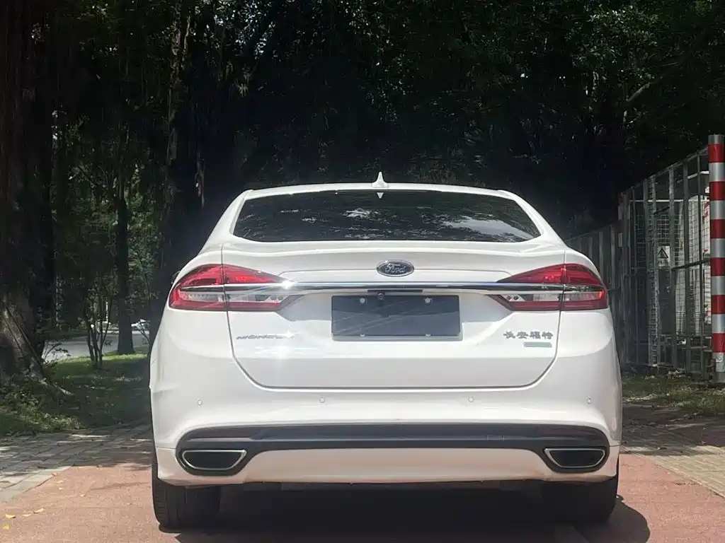 Ford Mondeo — миниатюра 8