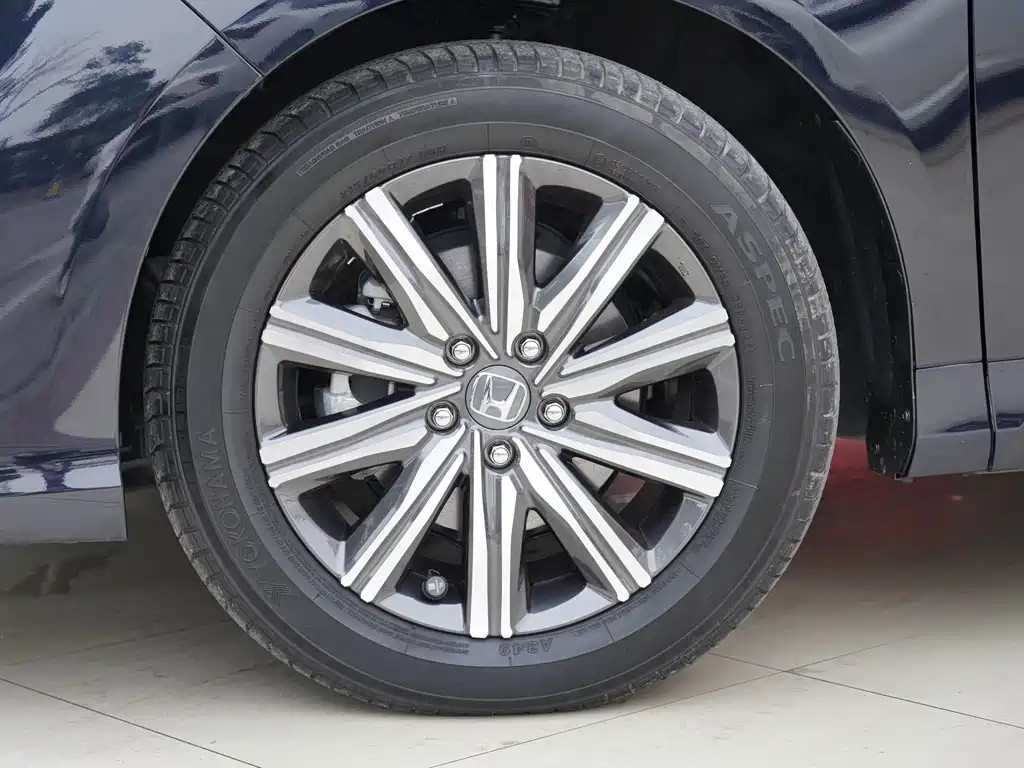 Honda Odyssey 2.0L e:HEV Sharp Delight Edition, фото 17