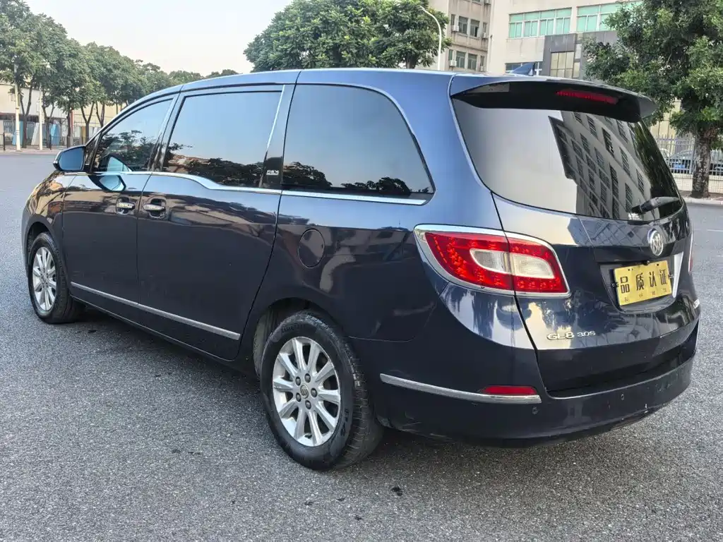 Buick GL8 2011 3.0L XT Luxury Flagship