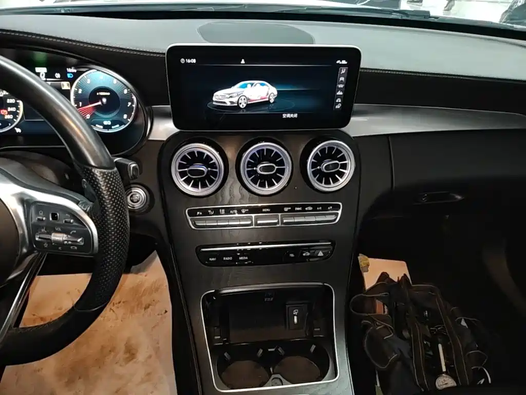 Mercedes-Benz C-Class — миниатюра 13