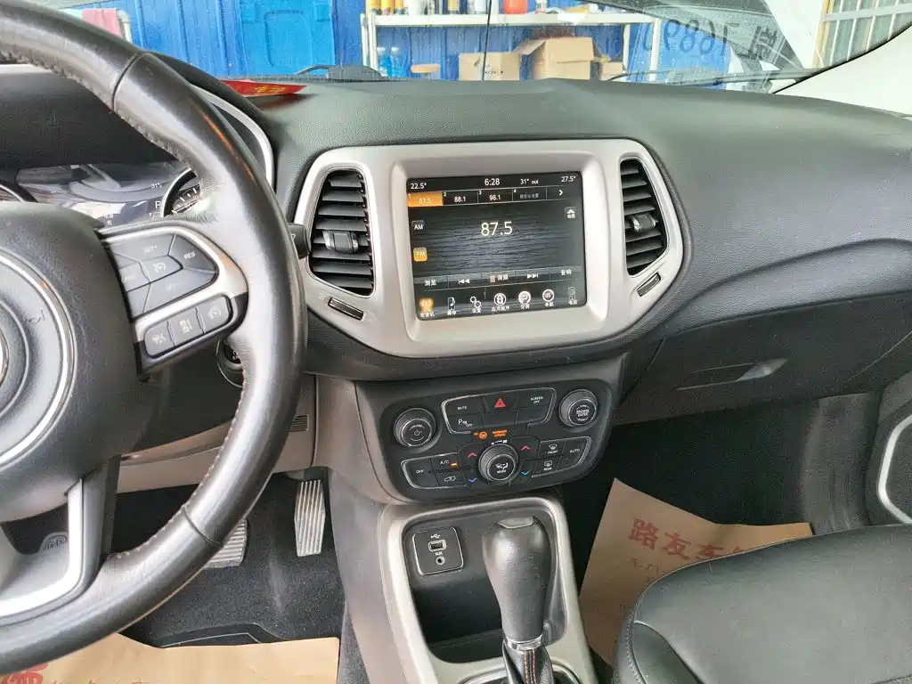Jeep Compass — миниатюра 9