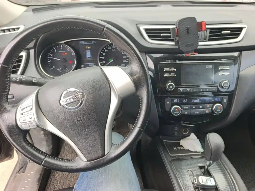 Nissan X-Trail — миниатюра 10