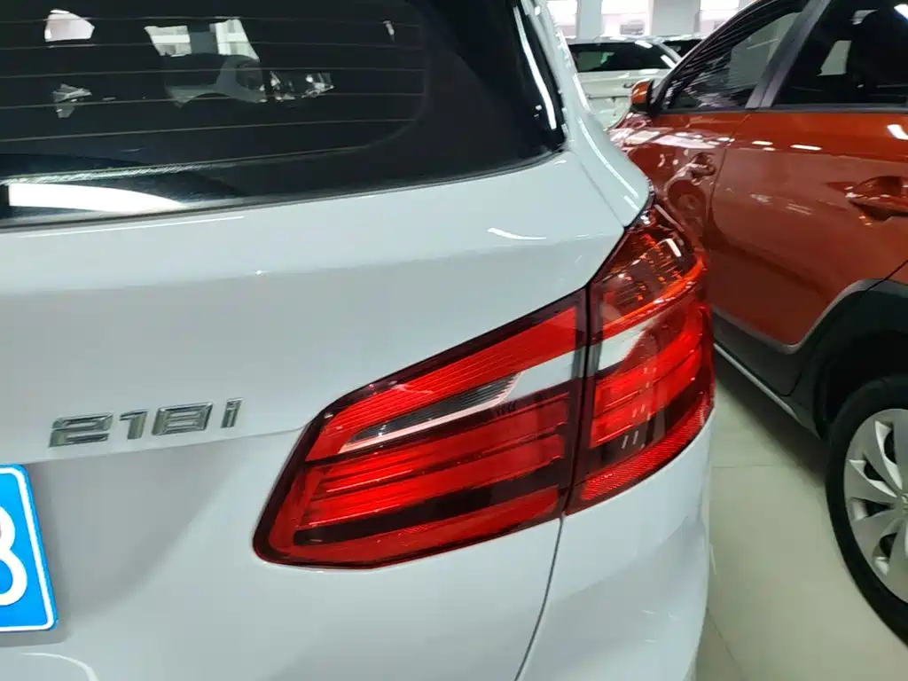 BMW 2 Series Active Tourer — миниатюра 24