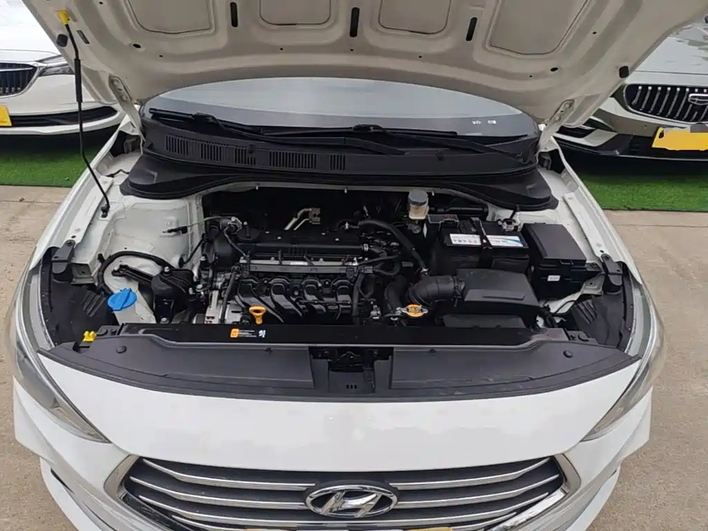 Hyundai Elantra — миниатюра 20