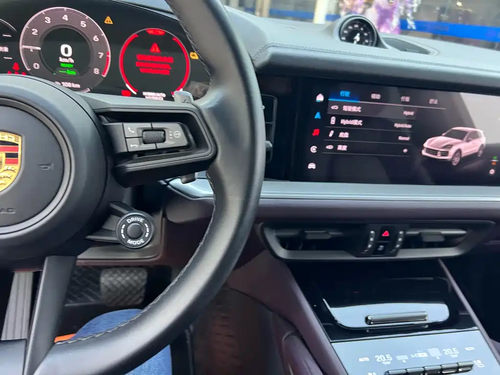 Porsche Cayenne Hybrid — миниатюра 13