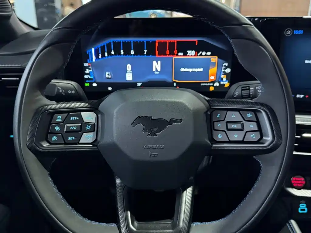Ford Mustang 2024 5.0L V8 Dark Horse