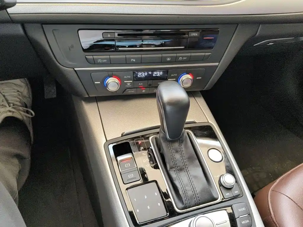 Audi A6L — миниатюра 6