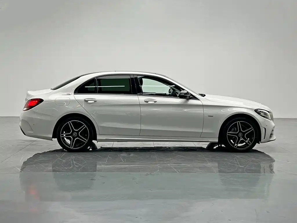 Mercedes-Benz C-Class — миниатюра 7