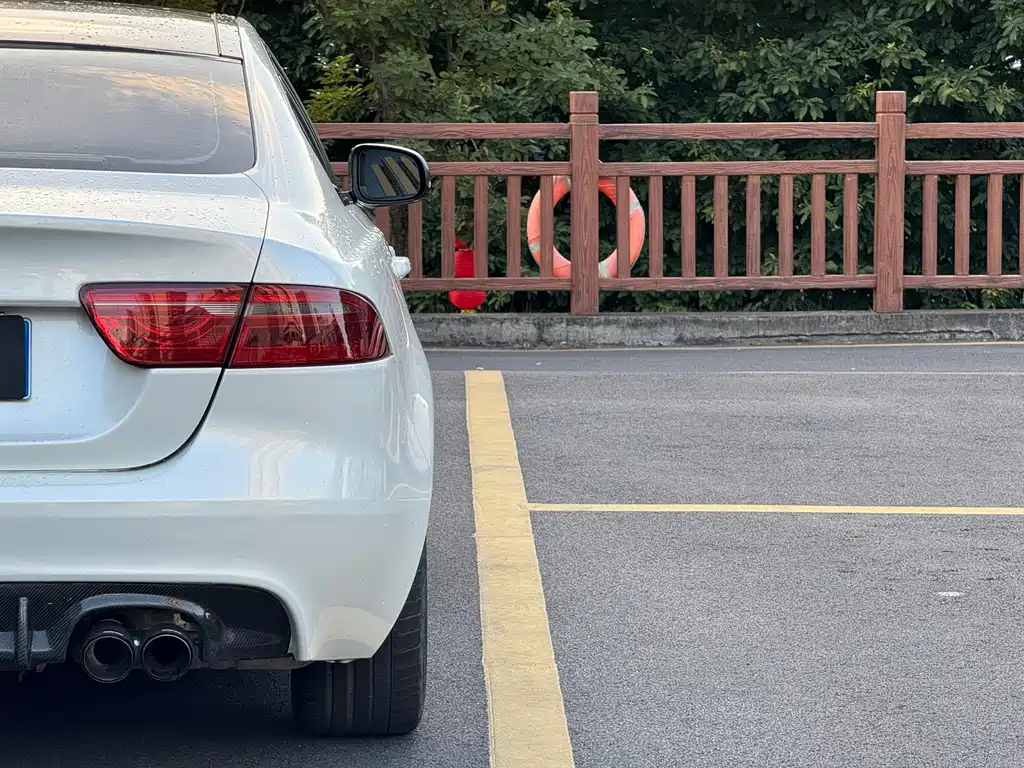 Jaguar XE — миниатюра 19