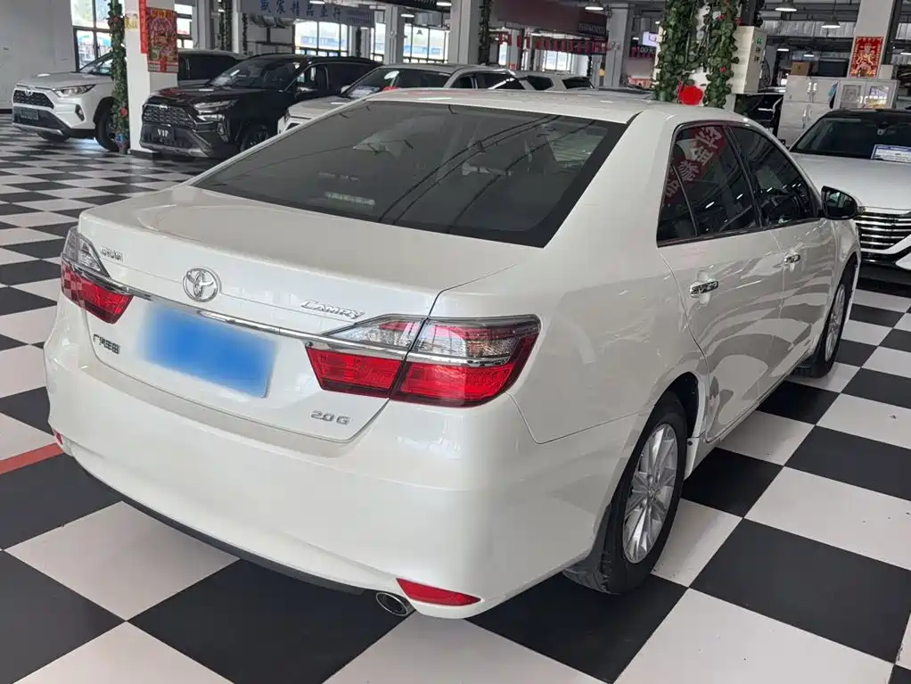 Toyota Camry — миниатюра 15