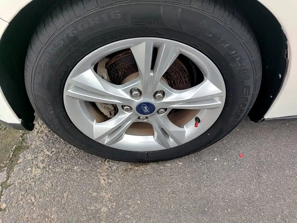 Ford Focus — миниатюра 23