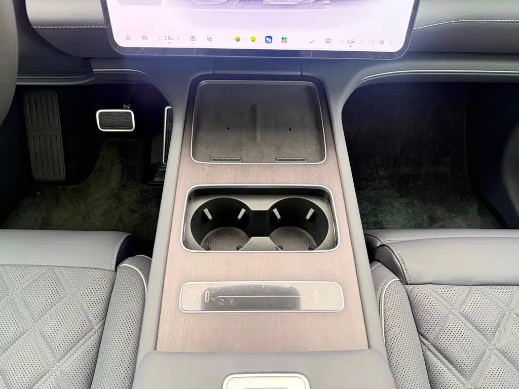NIO ES8 2026 мест Executive Luxury