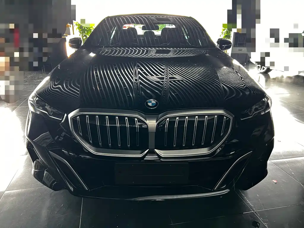 BMW 5 Series — миниатюра 2