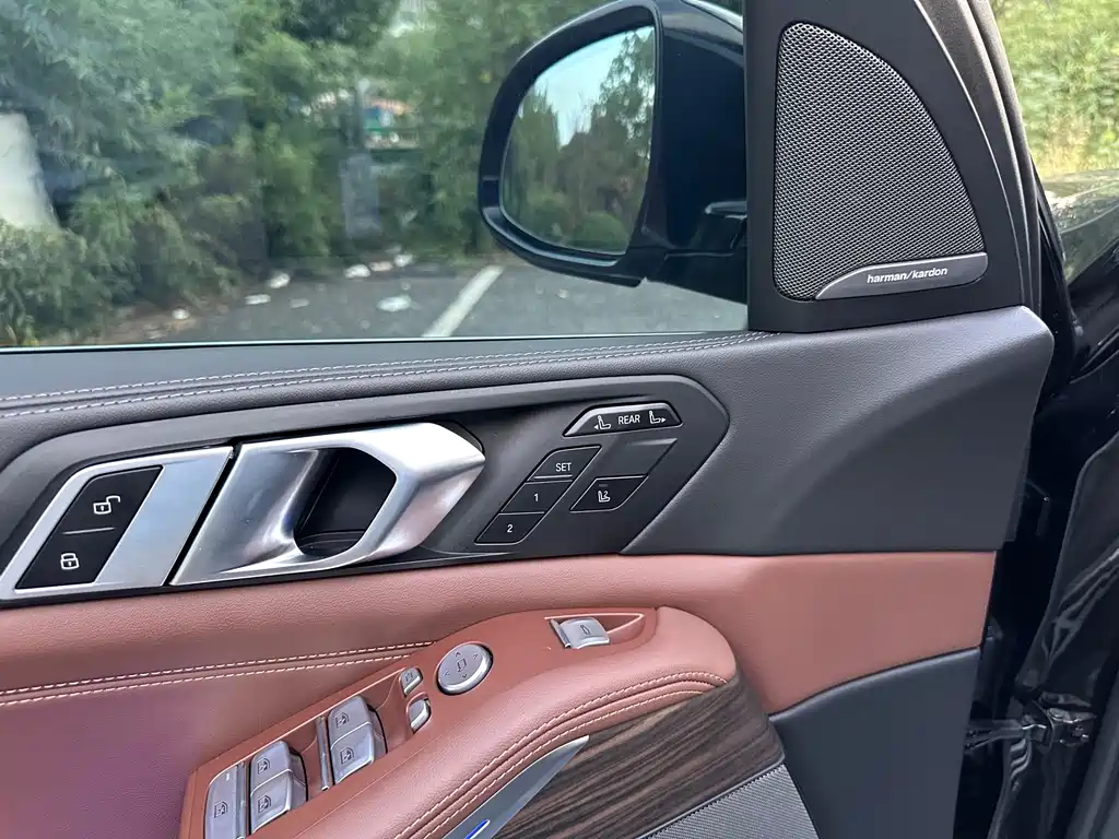 BMW X7 — миниатюра 7