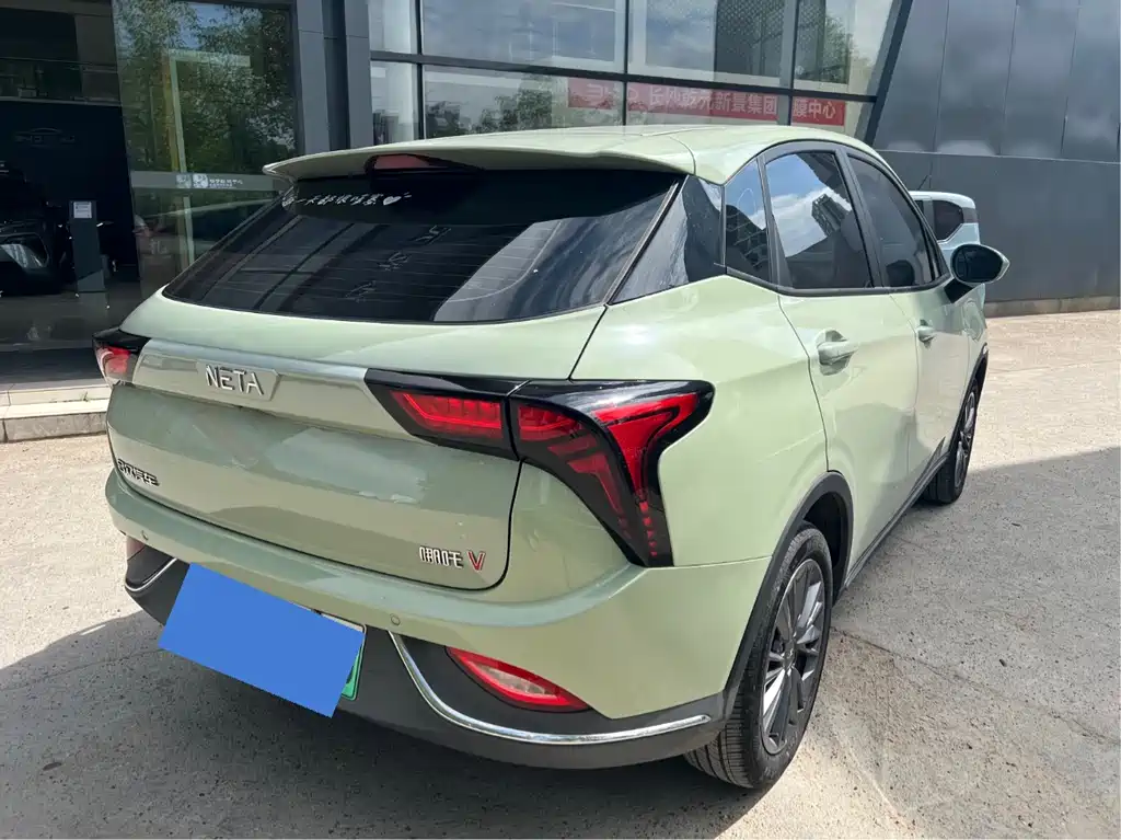 Neta V 2022 400