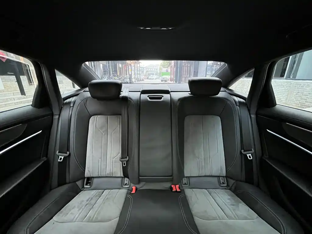 Audi A6L — миниатюра 10