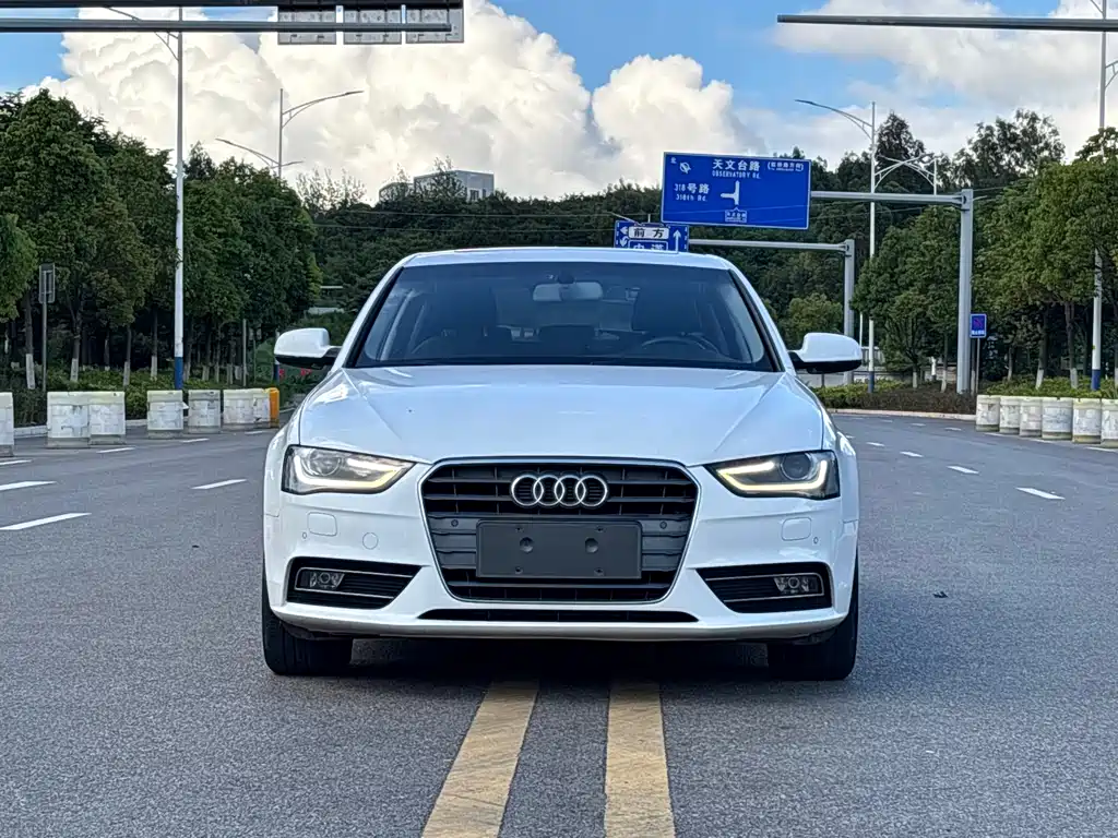 Audi A4L 2013 35 TFSI AT Comfort