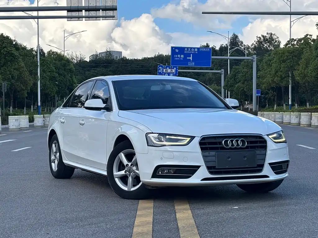 Audi A4L 2013 35 TFSI AT Comfort