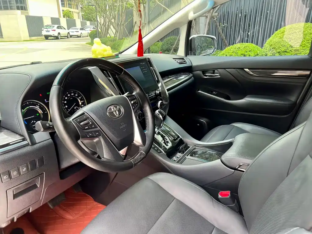 Toyota Vellfire 2020 2.5L HV Luxury