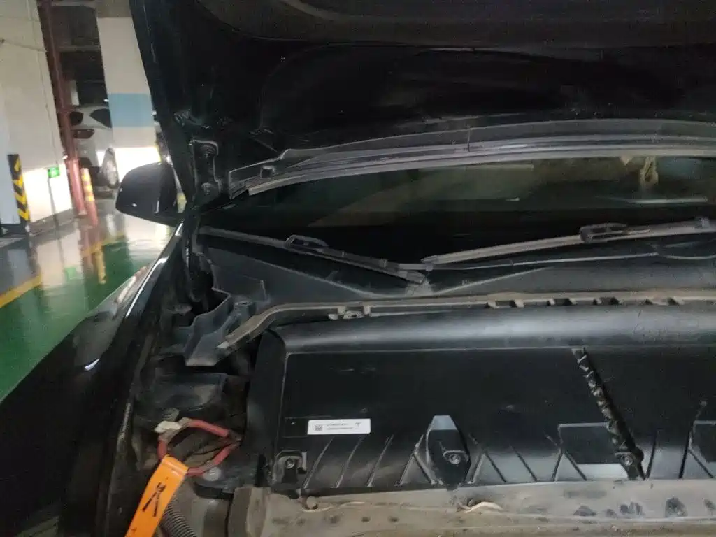Tesla Model Y — миниатюра 21