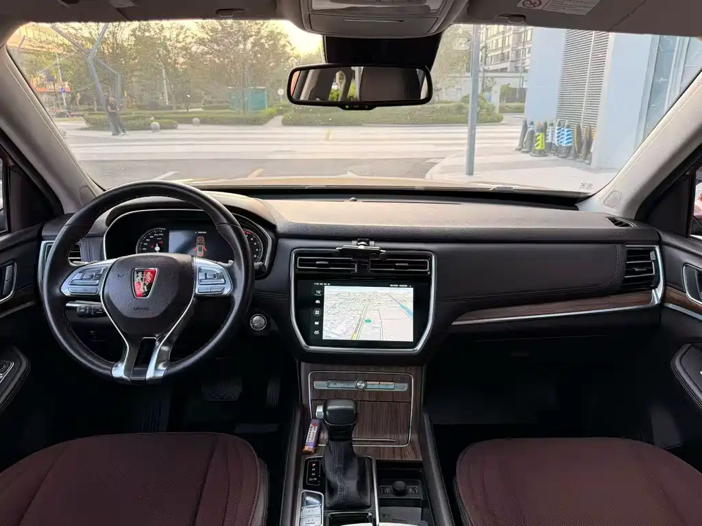 Roewe RX8 — миниатюра 8