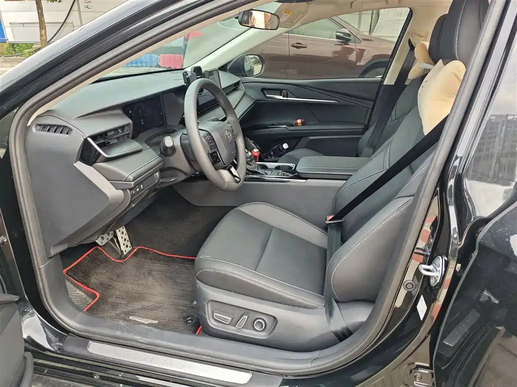 Toyota Camry 2026 2.0HSE Sport Lite