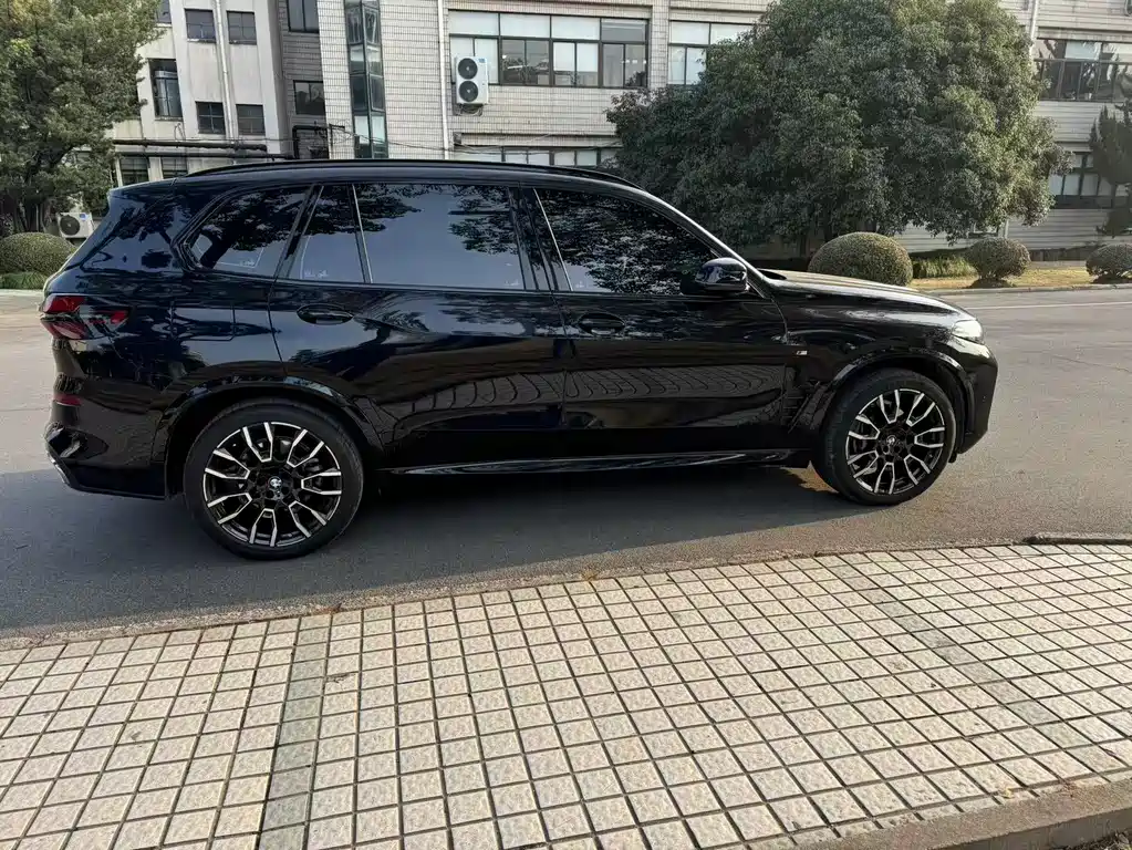 BMW X5 2023 xDrive 40Li M Sport