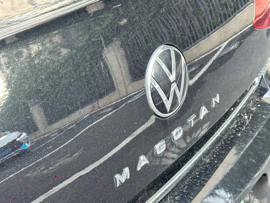 VOLKSWAGEN MAGOTAN GTE PLUG IN HYBRID