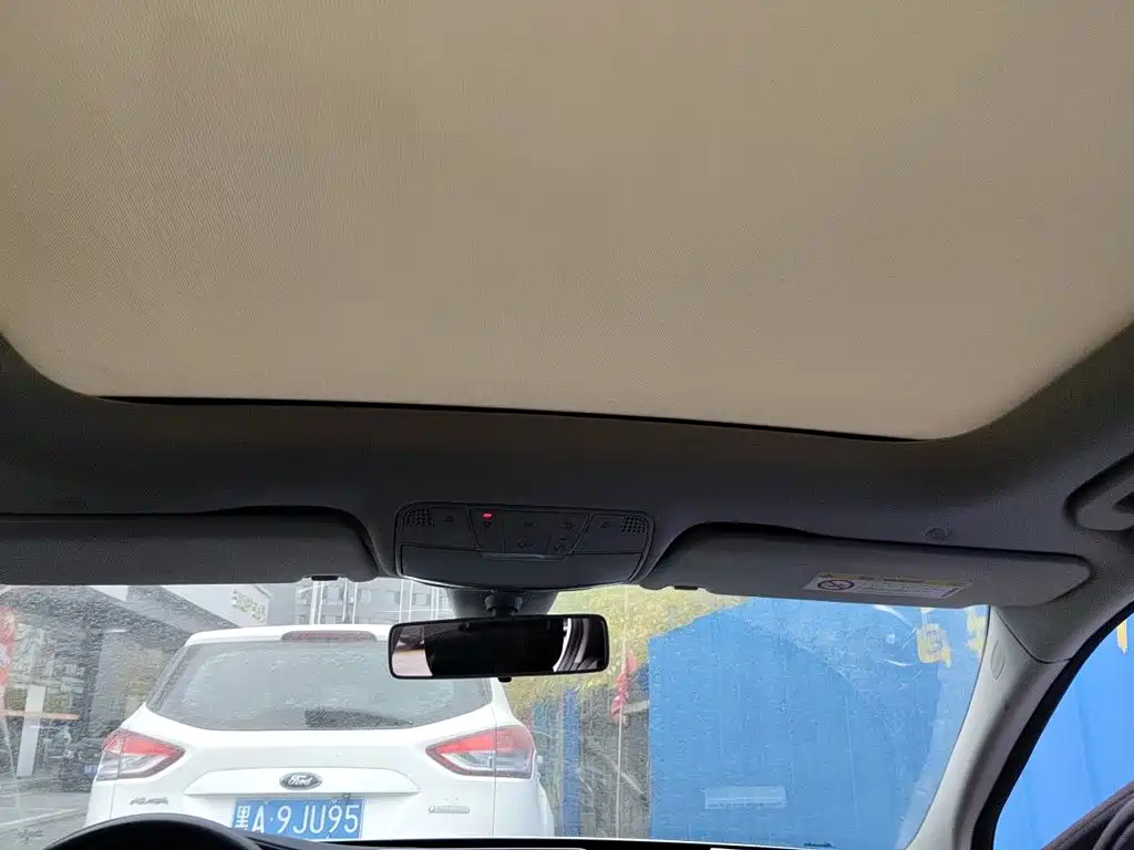 Mercedes-Benz C-Class — миниатюра 14