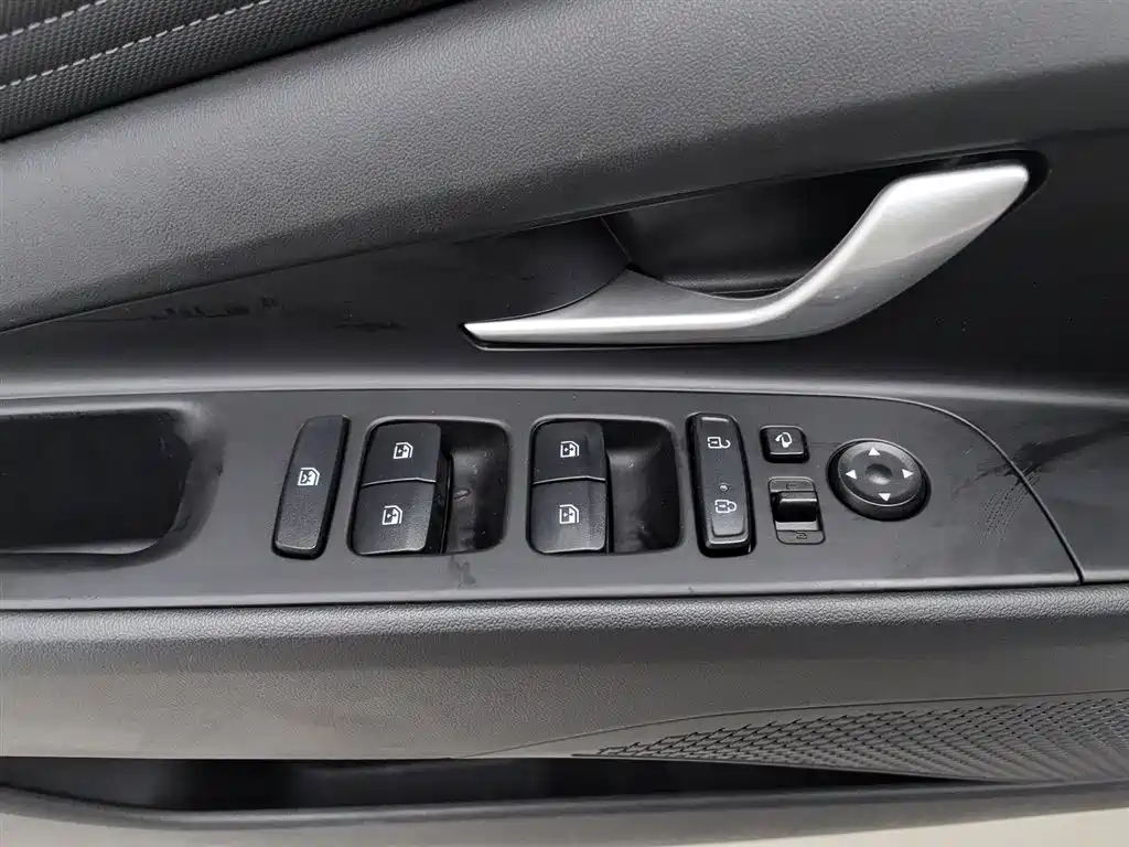 Hyundai Elantra 2022 1.5L CVT LUX Luxury