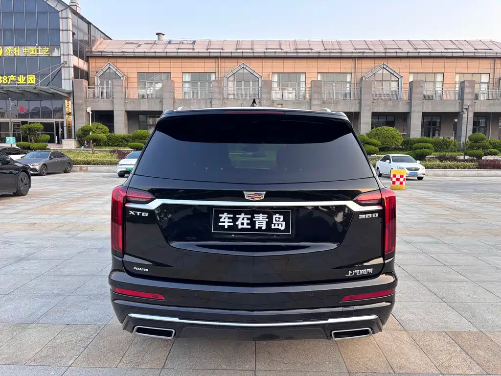 Cadillac XT6 2021 28T мест