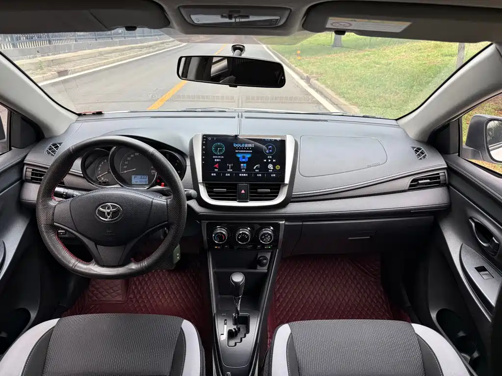 Toyota Yaris L — миниатюра 11