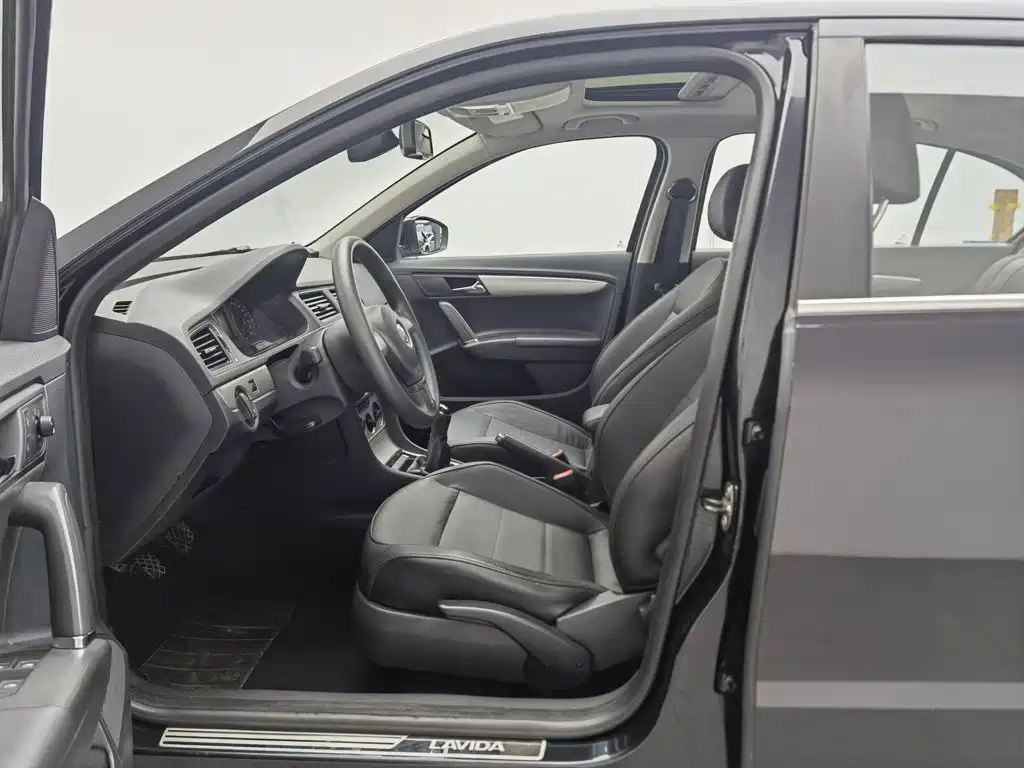 Volkswagen Lavida — миниатюра 10
