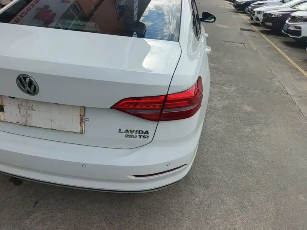 Volkswagen Lavida — миниатюра 8